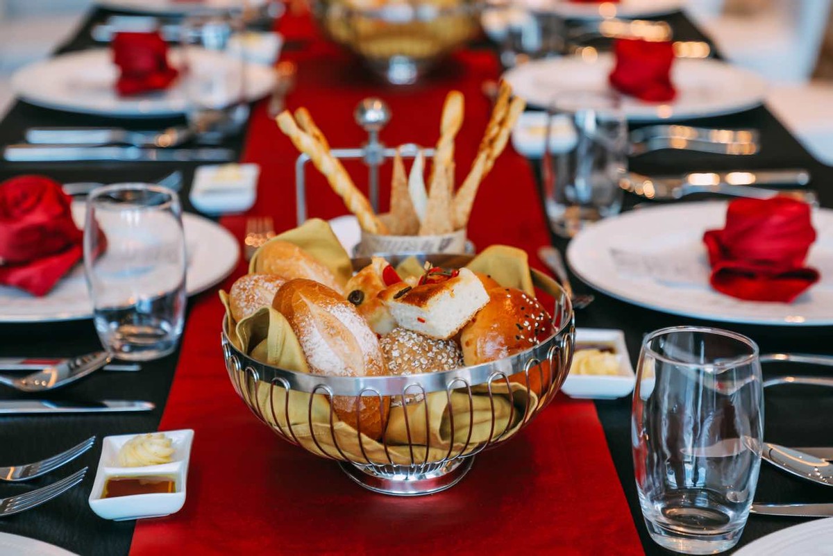 深圳南山希尔顿逸林酒店一室一厅,南山希尔顿逸林酒店介绍