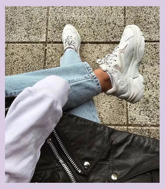 人生处处是陷阱万分小心,人生处处有坑我们要擦亮双眼