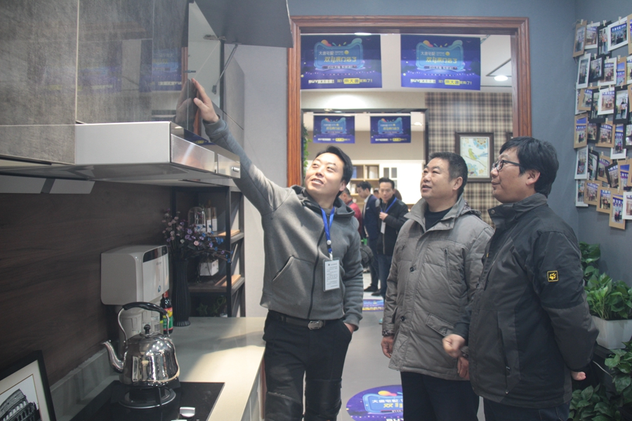 新洛阳信息港对认证商家开展走访回访活动助推企业发展