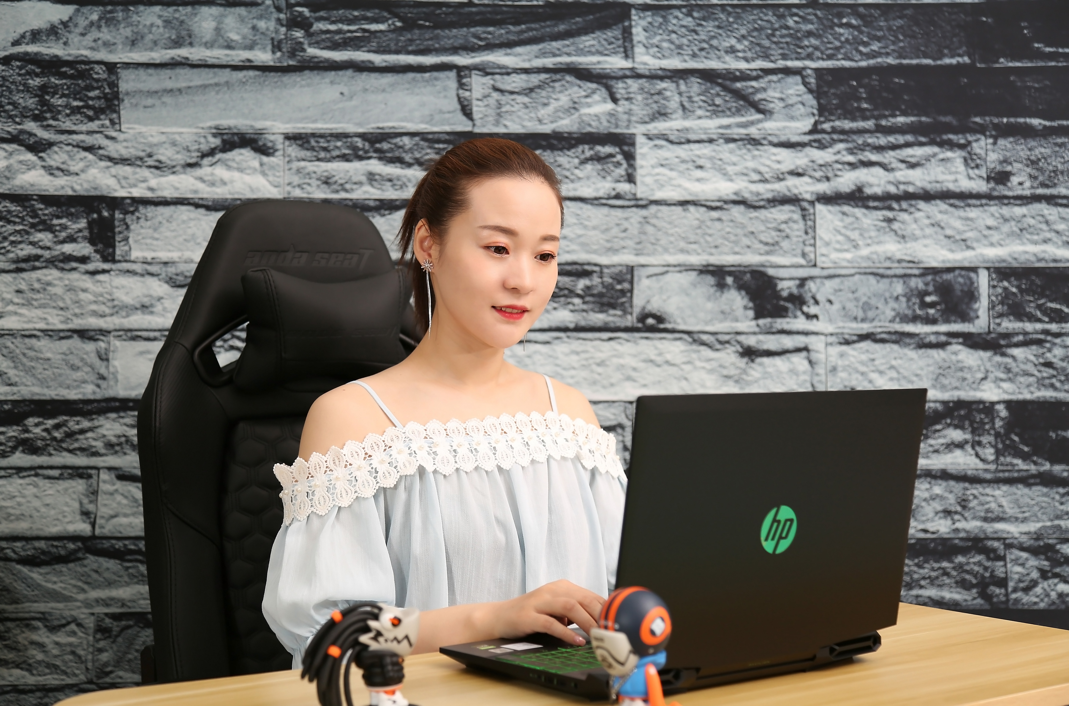 2017年惠普轻薄游戏本光影精灵6,惠普光影精灵6锐龙版高色域