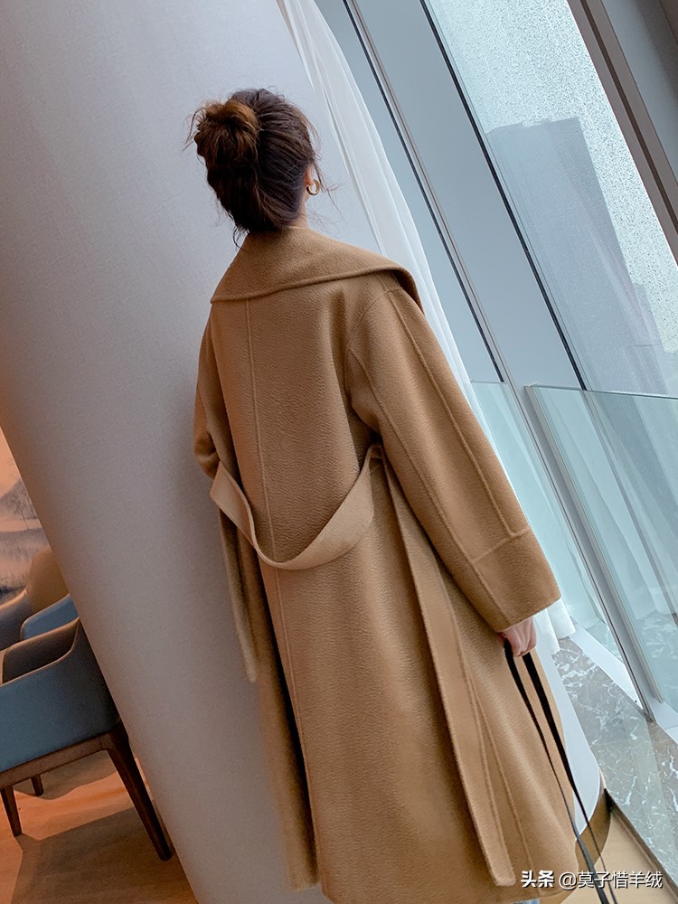 小个子如何挑选羊绒大衣,如何挑选羊绒大衣