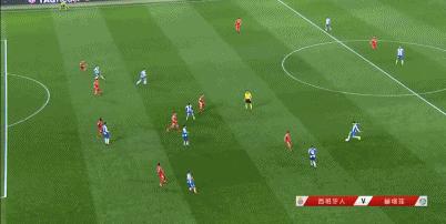 武磊带伤出战依旧不减杀手本色,武磊首发秀神级跑位