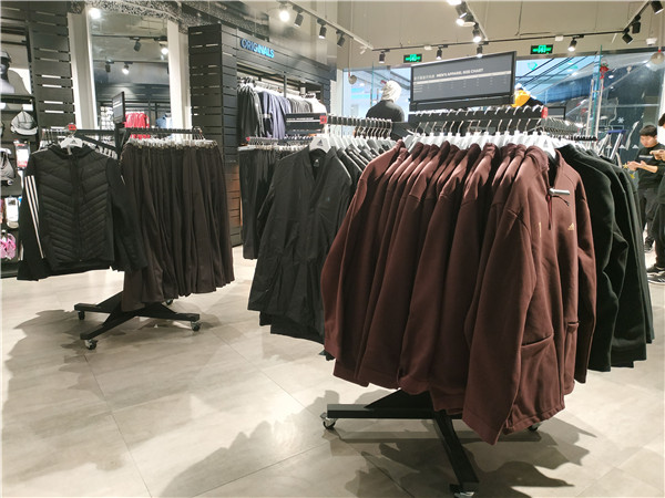 晋江耐克阿迪折扣店,耐克阿迪折扣店的进货渠道在哪儿