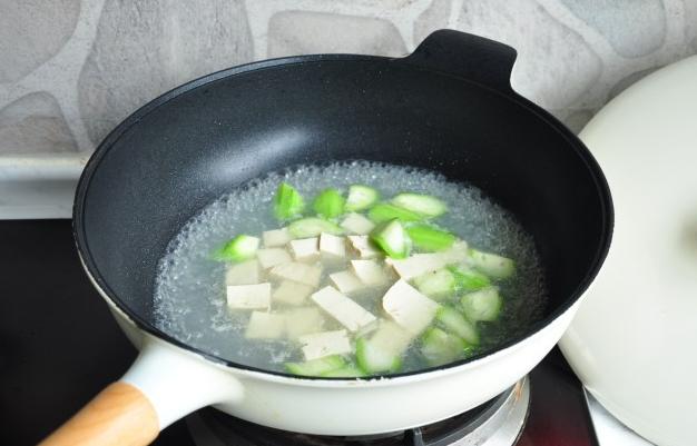 帮你消除雀斑的天然食物,有没有食疗方法可以治疗雀斑