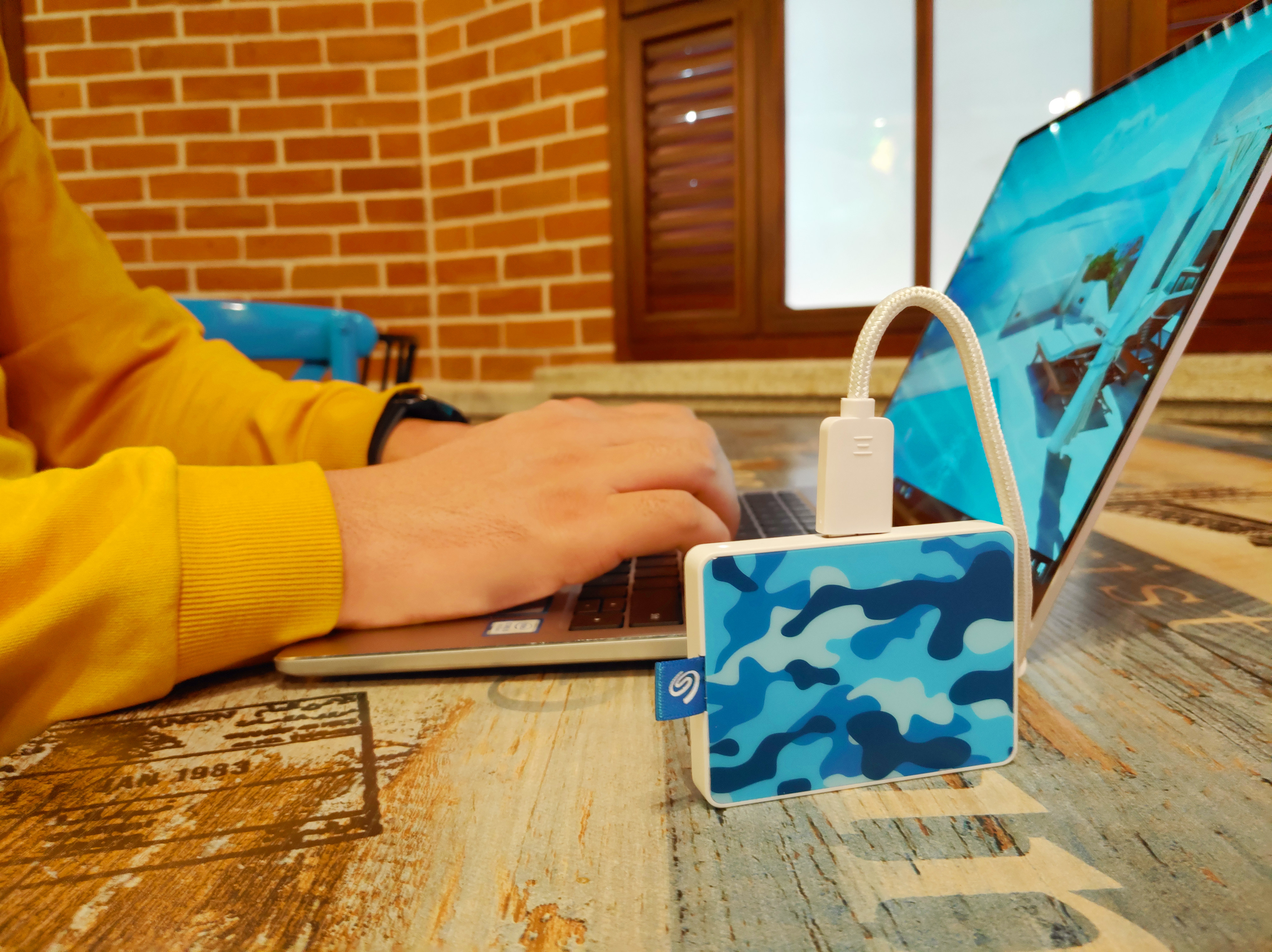 希捷移动硬盘系列介绍图片,希捷简系列移动硬盘评测