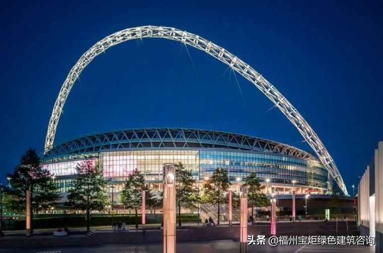 盘点世界著名足球场顶篷结构