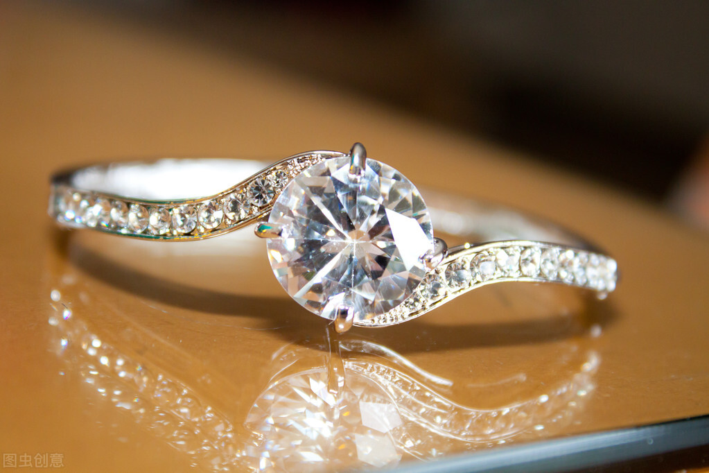 中国最有良心的山寨货钻石,人造钻石和天然钻石价格差