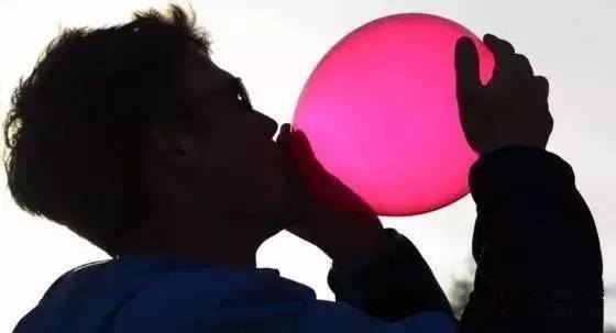 高中生吸“笑气”成瘾，一个沉迷“笑气”的孩子，该如何拯救？