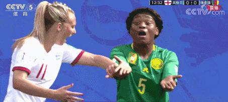 女足世界杯，中国裁判受欺负，为何不敢出红牌？
