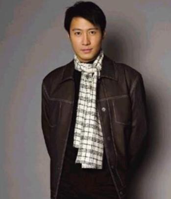 香港吴某凡的*艳猎**情史：天后港姐看不上，被不知名小助理迷乱心智