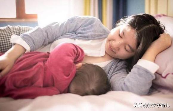 宝妈刚出月子就来例假了怎么回事,月子期间宝妈来少量月经正常吗