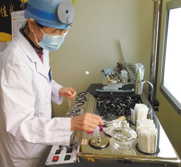 鱼骨卡喉咙中医的解决方法,鱼骨卡喉咙的8个小妙招