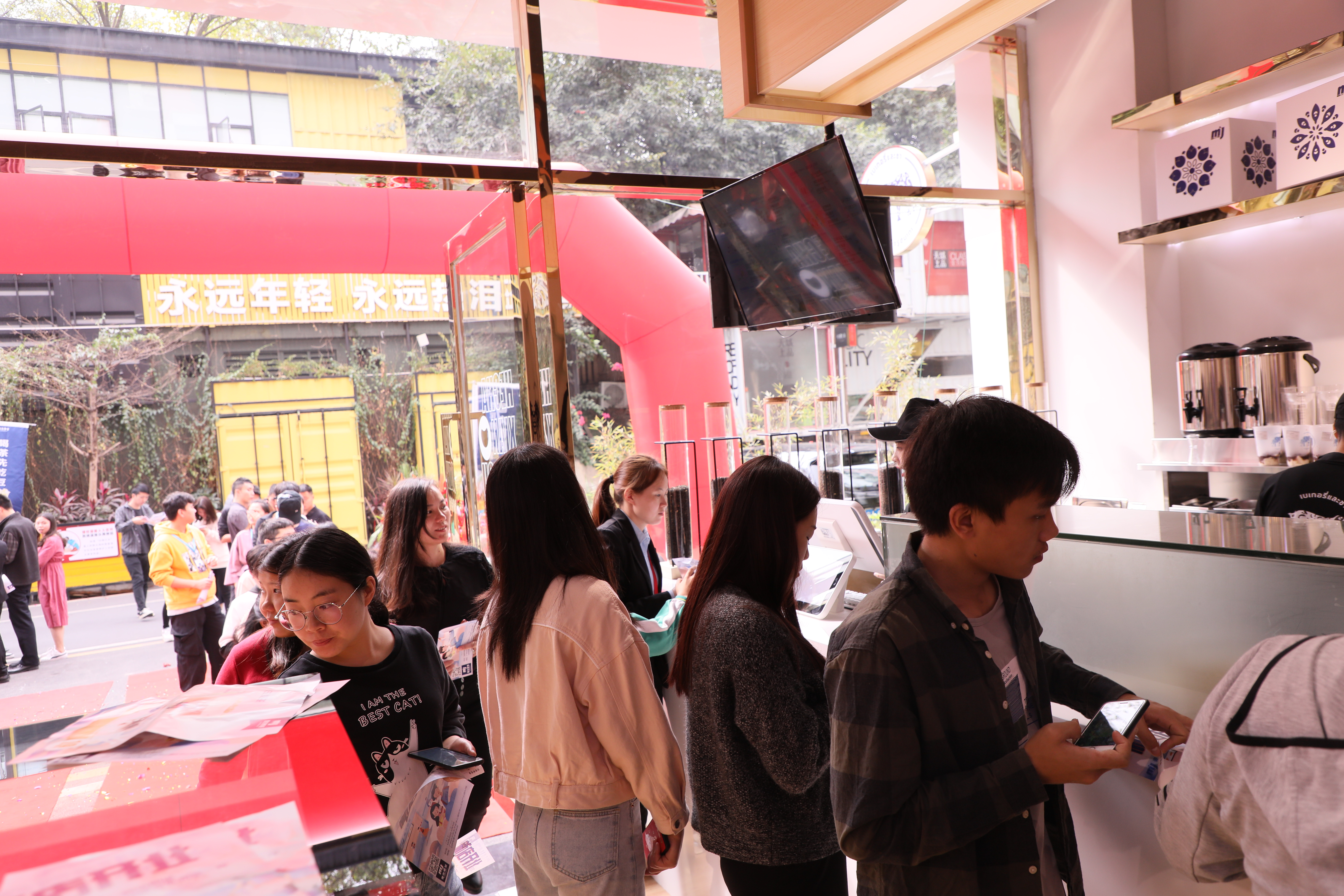 饮品奶茶加盟创业项目简介,不想加盟奶茶店如何开