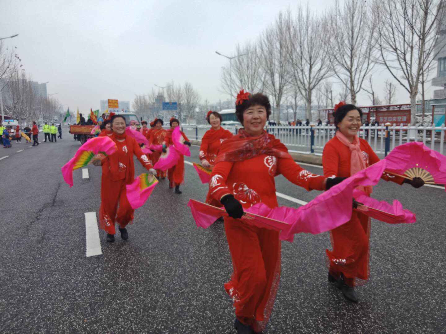 莱西秧歌队闹元宵小伙子,莱西秧歌大赛完整版
