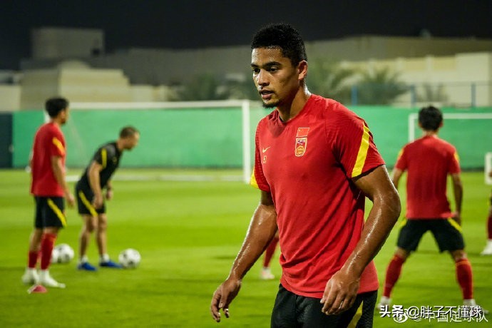 高峰国足打越南比赛,高峰说足球完整