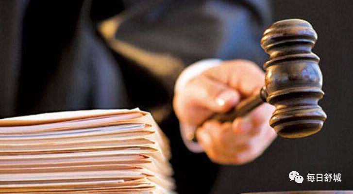 男子在手机店拿了手机就跑,男子拿手机就跑视频