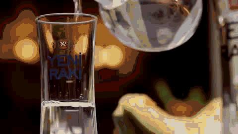 烈酒的“怪味”能有多野？豆酱、松脂、八角、消毒水……