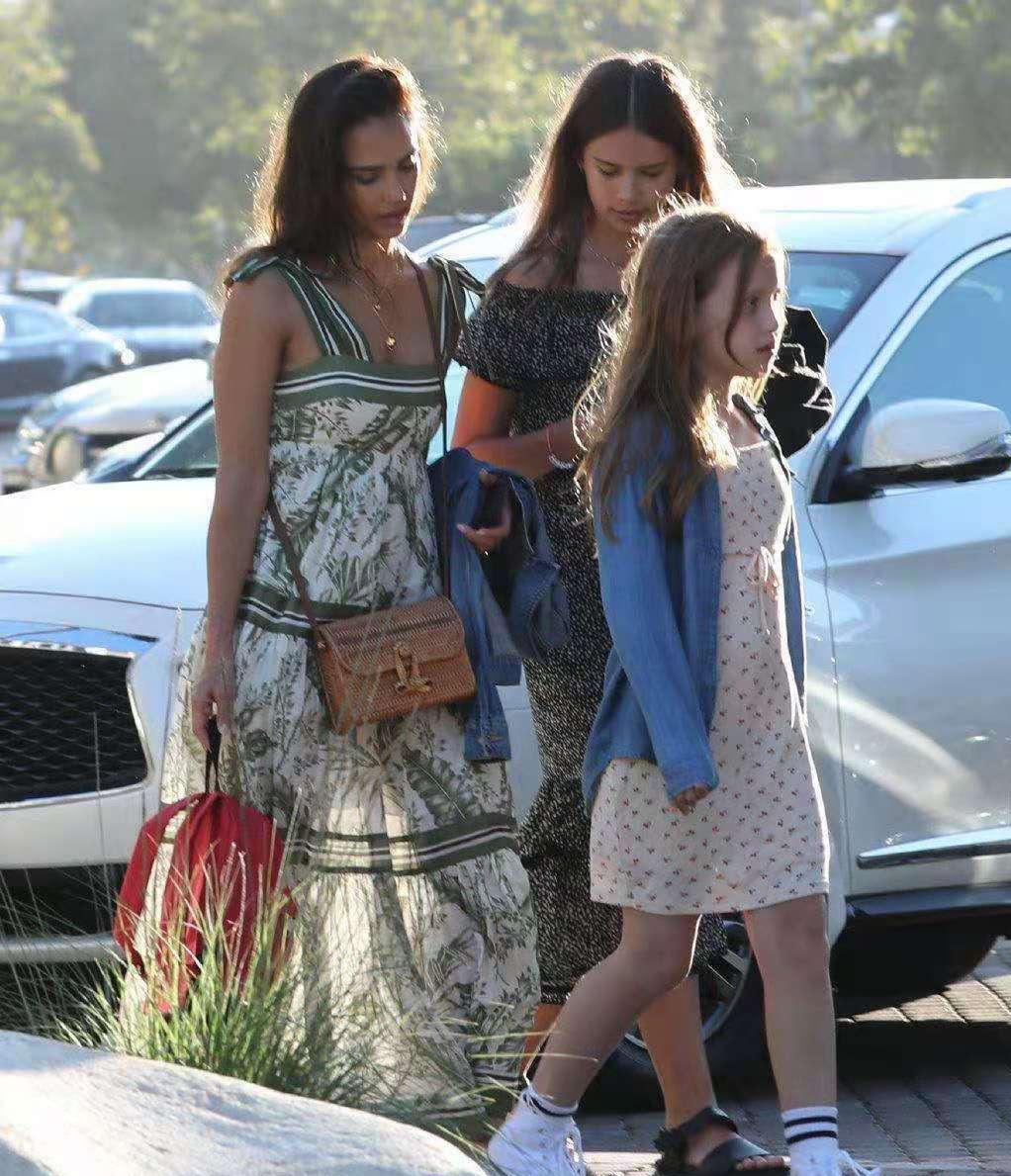 好莱坞女星杰西阿尔芭,美国女演员杰西卡·阿尔芭