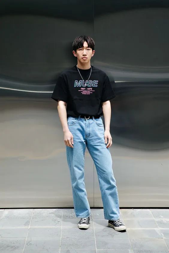 匡威和牛仔裤怎么搭,匡威穿直筒牛仔裤和工装裤哪个好