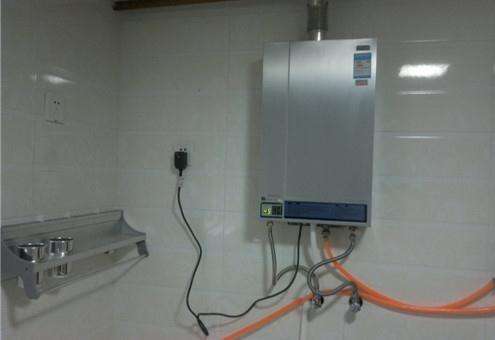 用热水洗澡,用热水洗澡反而凉快