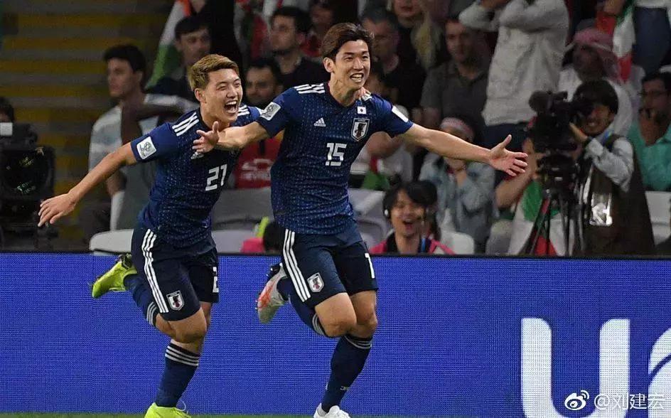 日本2-1击败德国队教练反应,日本3:0胜伊朗