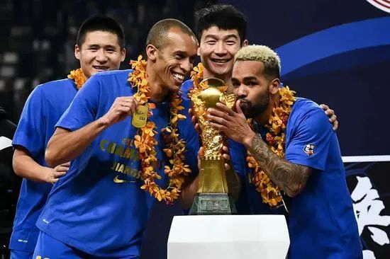 荒诞！苏宁愿顶薪300万欧续约特谢拉，足协新规扼杀他的归化路