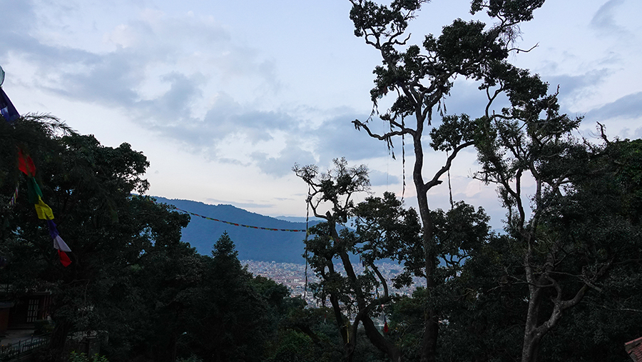 尼泊尔十堰,尼泊尔为什么这么穷