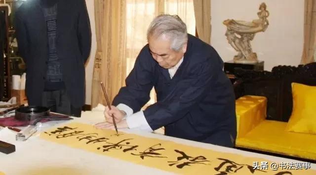 范曾书法视频全集在线观看,范曾的书法为什么叫屎壳郎体