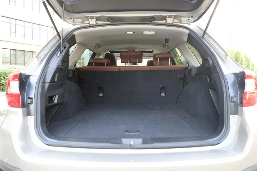 试驾斯巴鲁傲虎探越版,踢车帮最新款斯巴鲁傲虎试驾视频