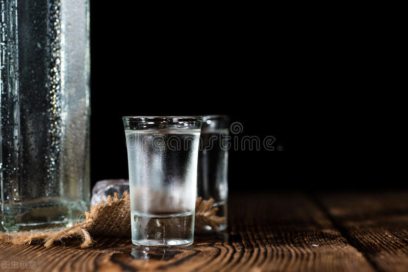 口香糖粘在衣服上怎么办快速解决,洗衣时把口香糖粘在衣服上怎么办