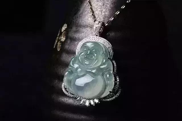 6类人群、30种翡翠。翡翠可不能随便送人，现在看还不晚！