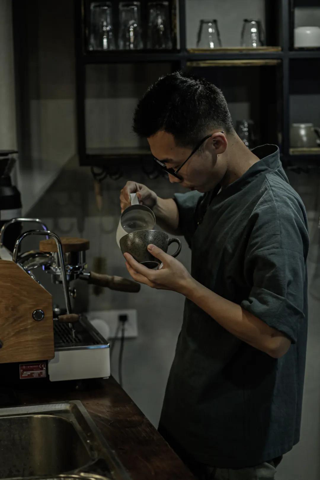 杭州20min直达设计师美宿！为一张床赴一座城，超小众玩法