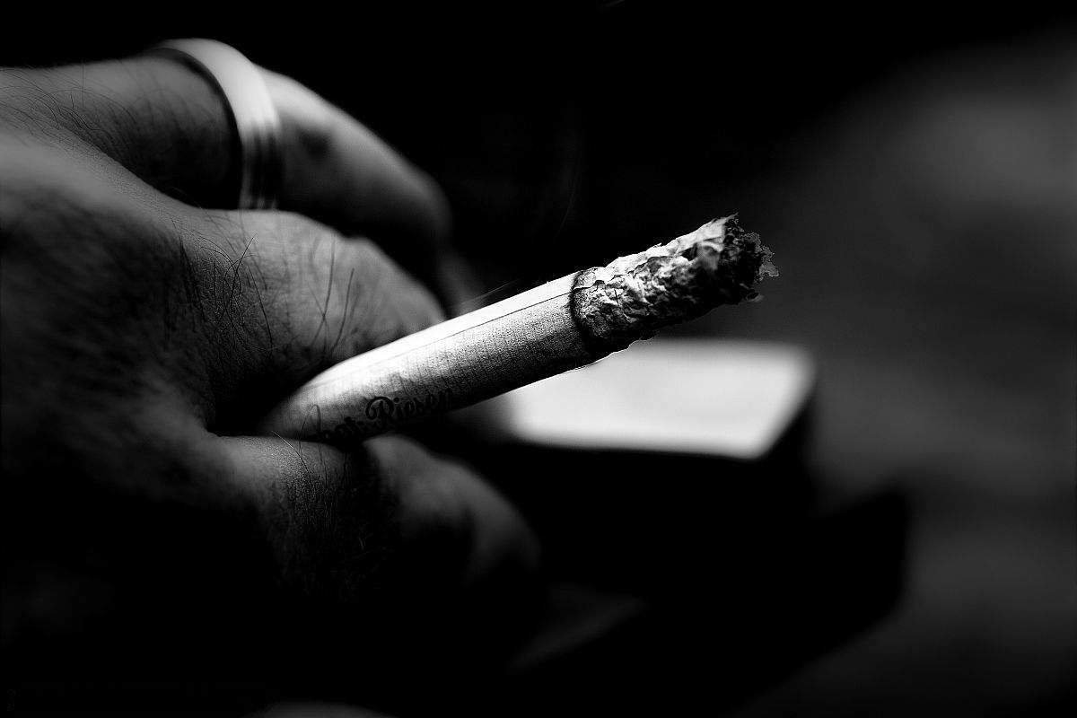 吸烟对身体的十大危害视频,吸烟有害健康请尽早戒烟