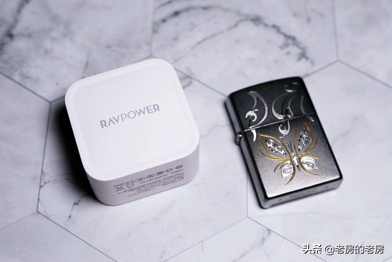 告别大砖块,拥抱小麻将,打火机大小的MBP充电头实用评测