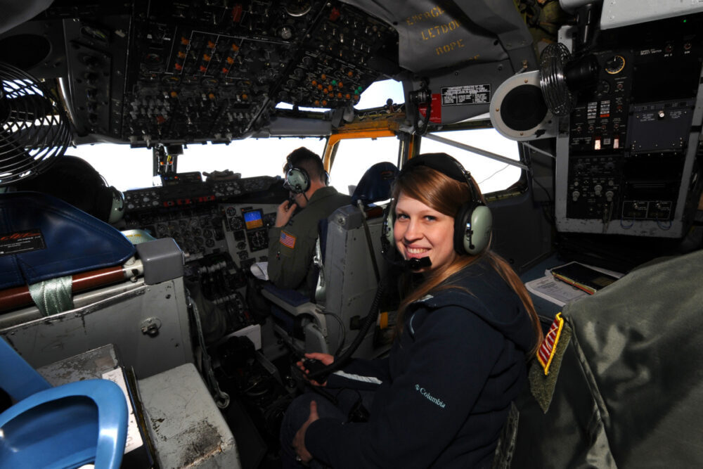 有gps怎么找到位置,以前没有gps飞机是怎么导航的