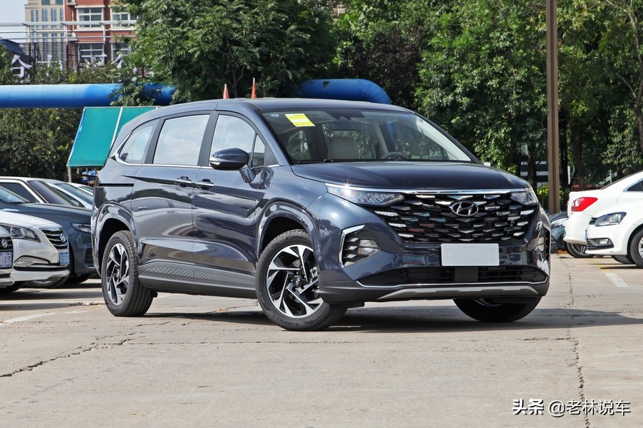 库斯途质感能比gl8强吗,顶配库斯途对比低配gl8