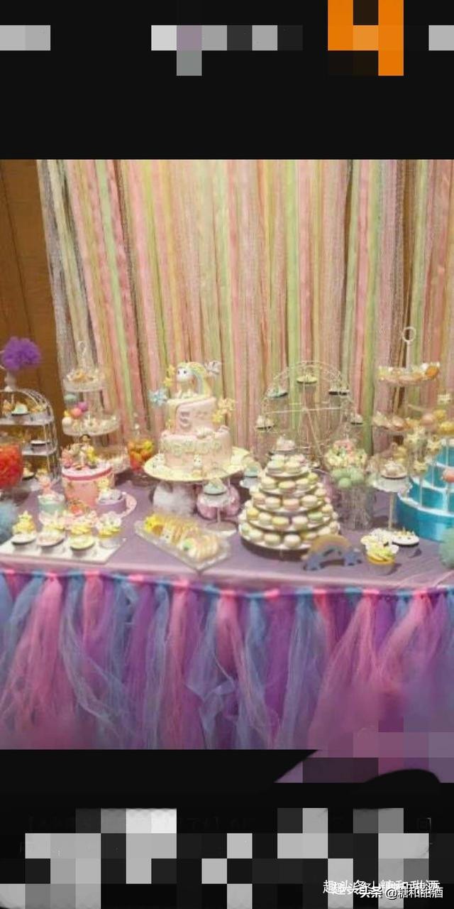 杨幂金色连衣吊带裙,杨幂穿同款蓝色修身裙美照