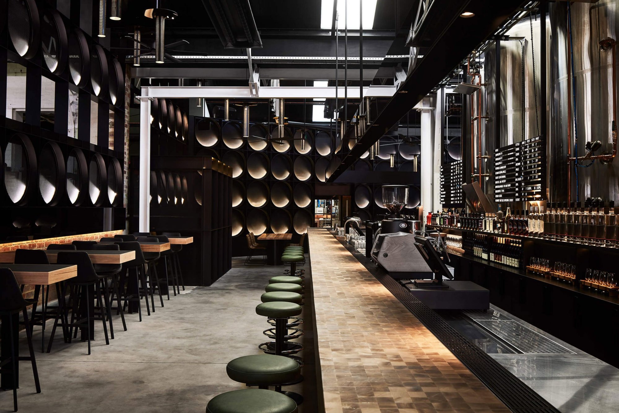 冷酷俊朗的工业风啤酒厂