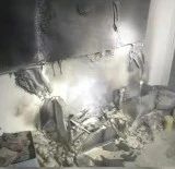 居民楼起火10岁男孩逃生,居民楼起火男孩站5楼窗外获救