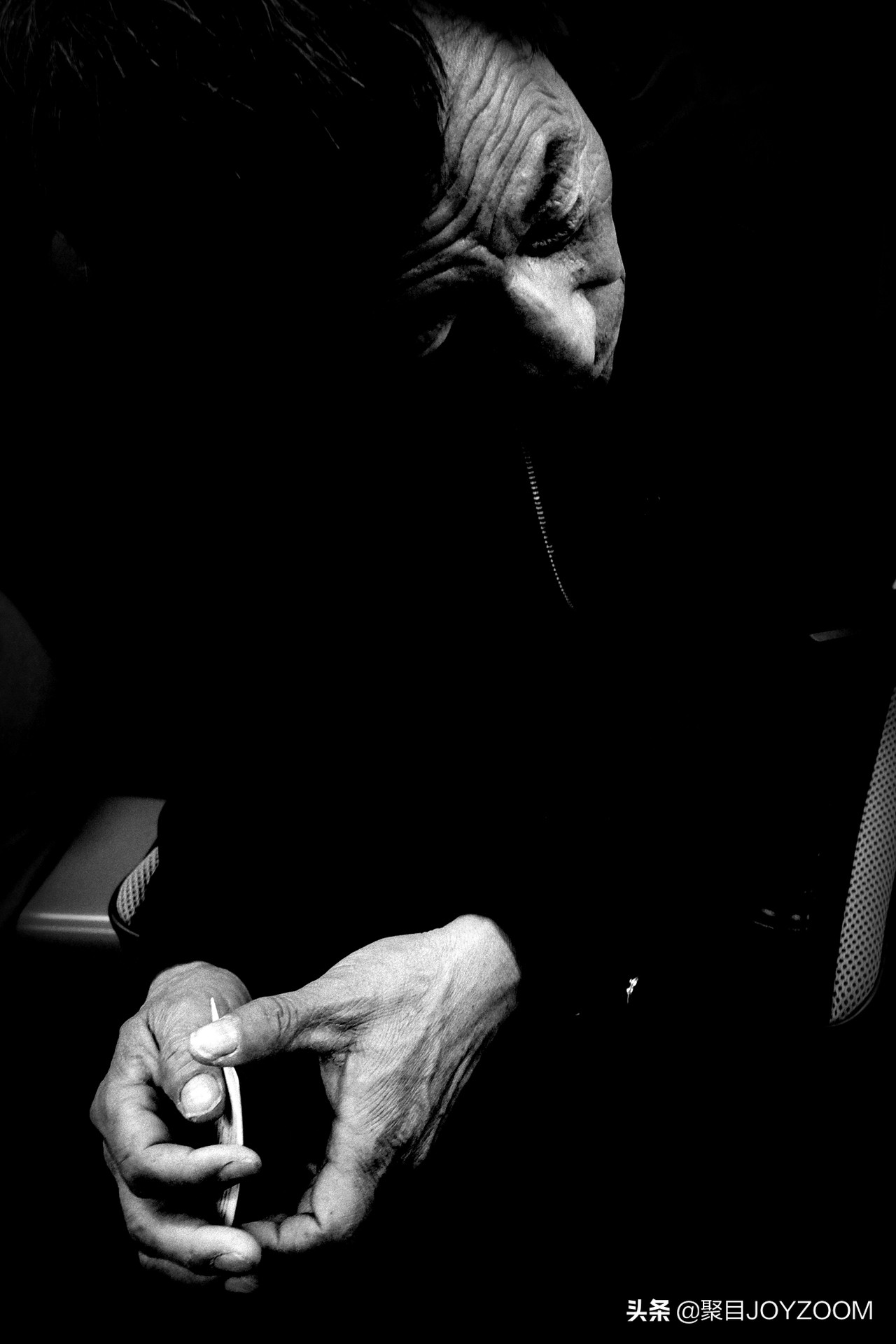 聚目体验丨最近有点儿红的街拍利器：理光GRIII入手体验