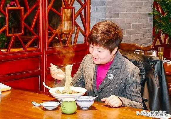 地方领导带头下馆子,县领导带头下馆子