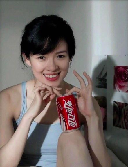 曾黎穿衣打扮图片大全,曾黎戴墨镜西装照片