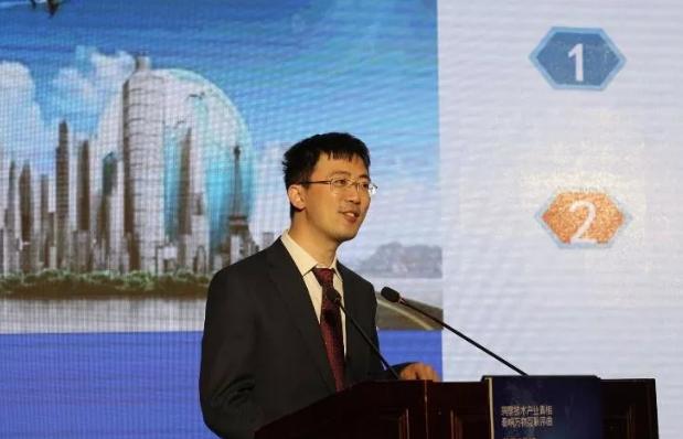 一年就这么一次高品质的ICT技术峰会,观众拍照拍的手软