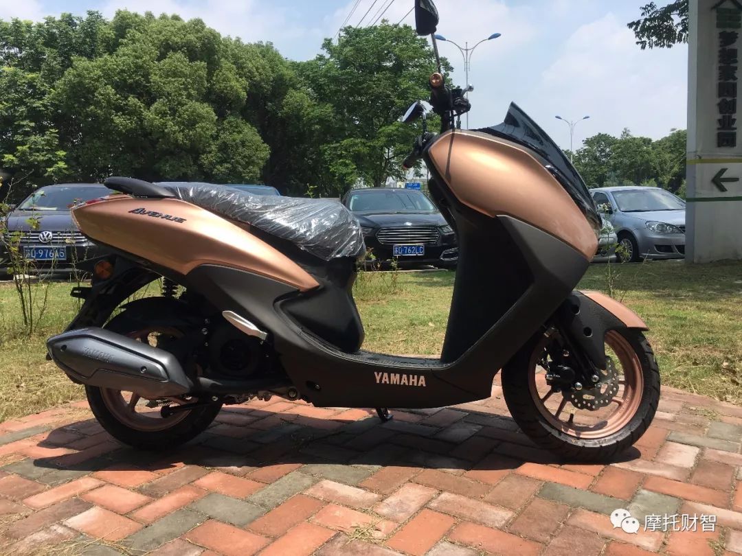 雅马哈巡鹰125跟铃木uy125哪个好,雅马哈巡鹰125和铃木uy125对比