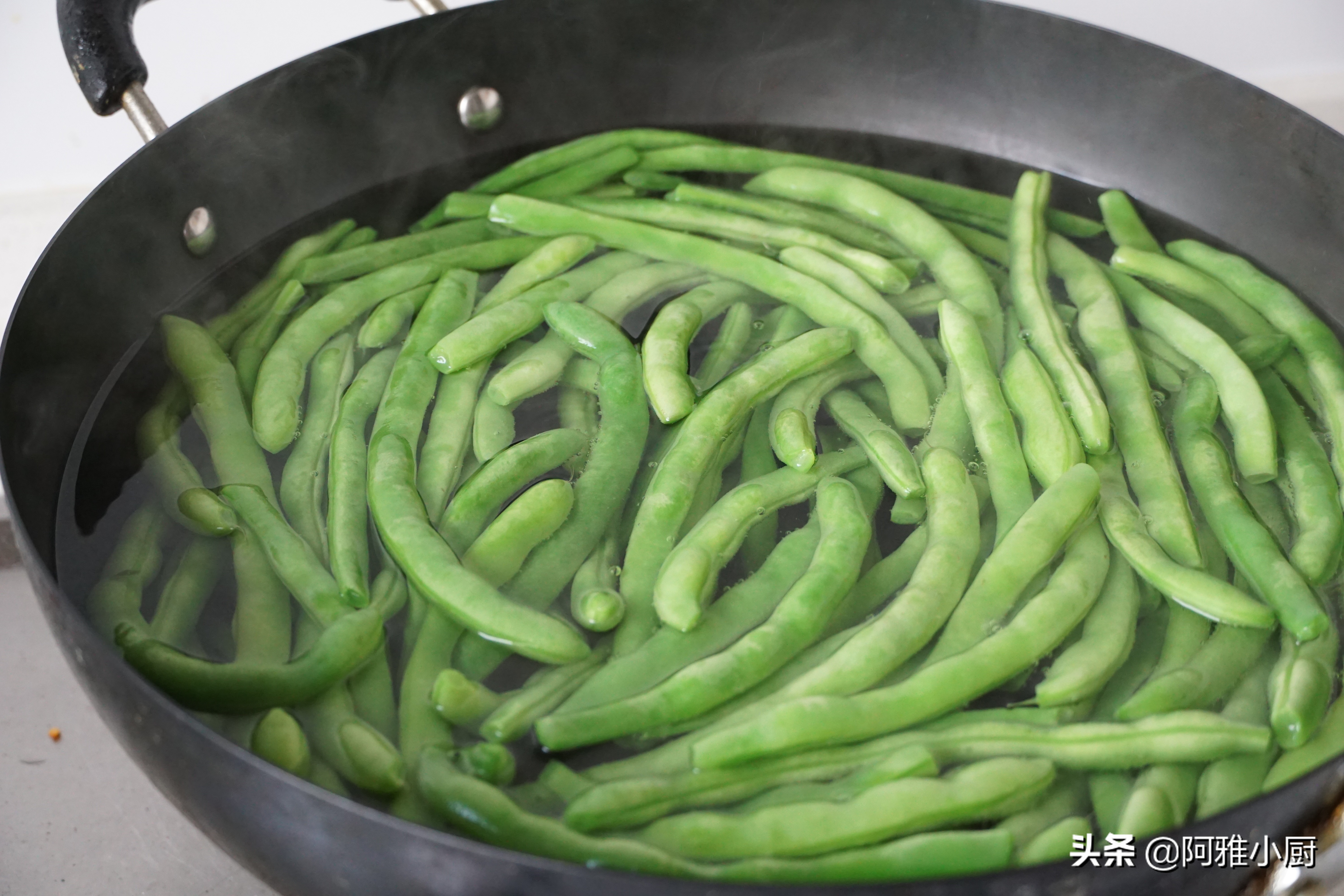 蒸包子冷后怎么做不变型,现做包子要蒸几分钟才能热透