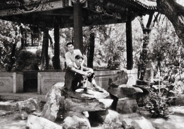 2001年，*镕基朱**告别清华演讲：做事不要落身后骂名