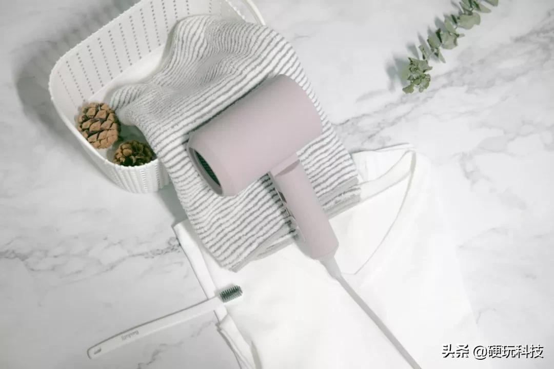 怎么吹干头发女,如何吹干女人头发