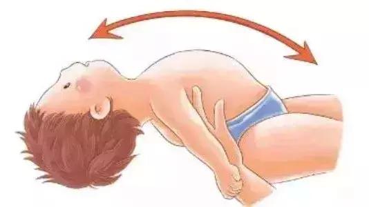 宝宝一直打挺后仰哭闹怎么回事,脑瘫儿站立总是后仰打挺