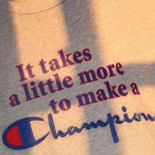 阿迪和耐克哪个鞋穿着最舒服,nike和阿迪达斯哪个更潮