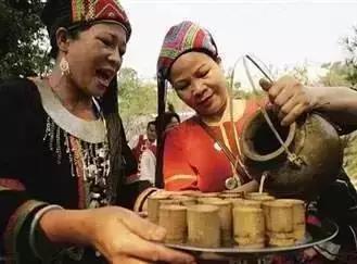 喝正宗的黎族山兰酒,黎族特色山兰酒是什么